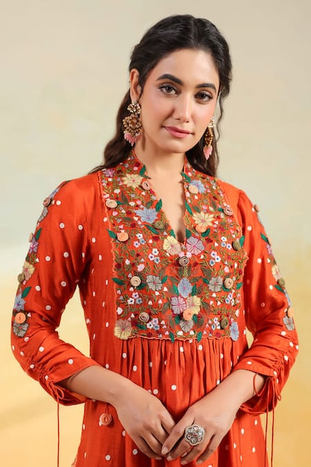 Buy_Label Niti Bothra_Orange Silk, Organza Fabric Flowers V-neck Floral Applique Kurta Set _Online_at_Aza_Fashions