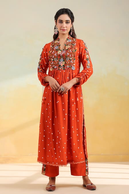 Shop_Label Niti Bothra_Orange Silk, Organza Fabric Flowers V-neck Floral Applique Kurta Set _Online_at_Aza_Fashions