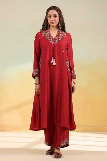 Label Niti Bothra_Maroon Silk Embroidery, Zari Split V-neck Zardozi Paisley Kurta Set _Online_at_Aza_Fashions
