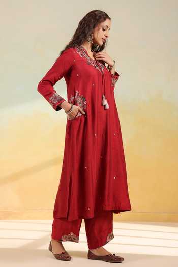 Shop_Label Niti Bothra_Maroon Silk Embroidery, Zari Split V-neck Zardozi Paisley Kurta Set _Online_at_Aza_Fashions