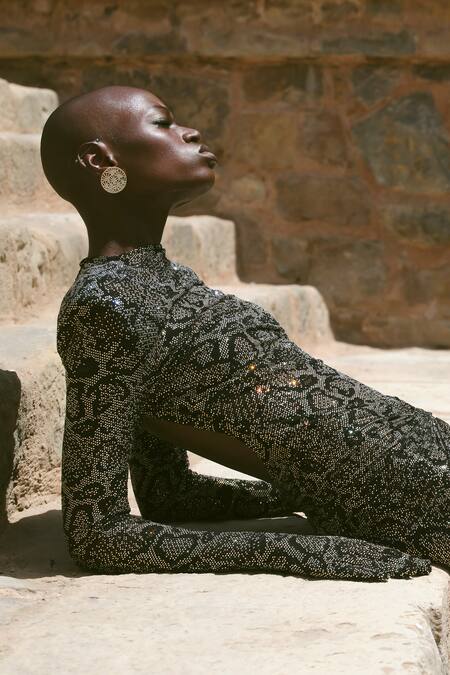 Buy_Itrh_Black Lycra, Net High Neck Serpentina Snake Print Gown 