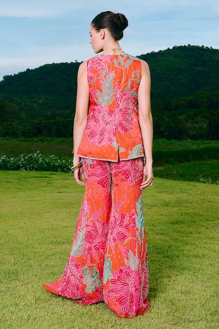 Charu And Vasundhara Floral Embroidered Kurta Pant Set 