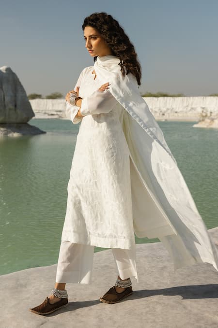 Buy Karaj Jaipur White Chanderi, Cotton Round Neck Chikankari Kurta Set Online at Aza Fashions Buy_Karaj Jaipur_White Chanderi, Cotton Round Neck Chikankari Kurta Set _Online_at_Aza_Fashions