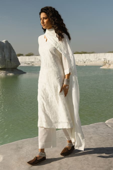 Shop Karaj Jaipur White Chanderi, Cotton Round Neck Chikankari Kurta Set Online at Aza Fashions Shop_Karaj Jaipur_White Chanderi, Cotton Round Neck Chikankari Kurta Set _Online_at_Aza_Fashions