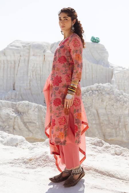 Karaj Jaipur Pink Linen, Cotton, Kota Doria Embroidery Round Neck Rose Kurta Set Online at Aza Fashions Karaj Jaipur_Pink Linen, Cotton, Kota Doria Embroidery Round Neck Rose Kurta Set _Online_at_Aza_Fashions