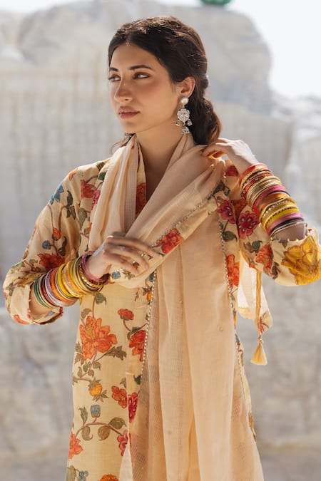 Shop Karaj Jaipur Cream Linen, Cotton, Kota Doria Round Neck Kurta Set Online at Aza Fashions Shop_Karaj Jaipur_Cream Linen, Cotton, Kota Doria Round Neck Kurta Set _Online_at_Aza_Fashions