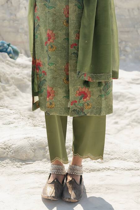 Karaj Jaipur Green Linen, Cotton, Kota Doria V-neck Sage Kurta Set at Aza Fashions Karaj Jaipur_Green Linen, Cotton, Kota Doria V-neck Sage Kurta Set _at_Aza_Fashions