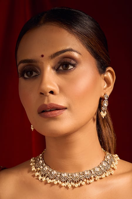 Samyukta Singhania Kundan Work Necklace & Earring Set 