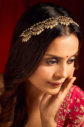 Nazaakat By Samara Singh_Green Kundan Work Brass Mathapatti _Online_at_Aza_Fashions