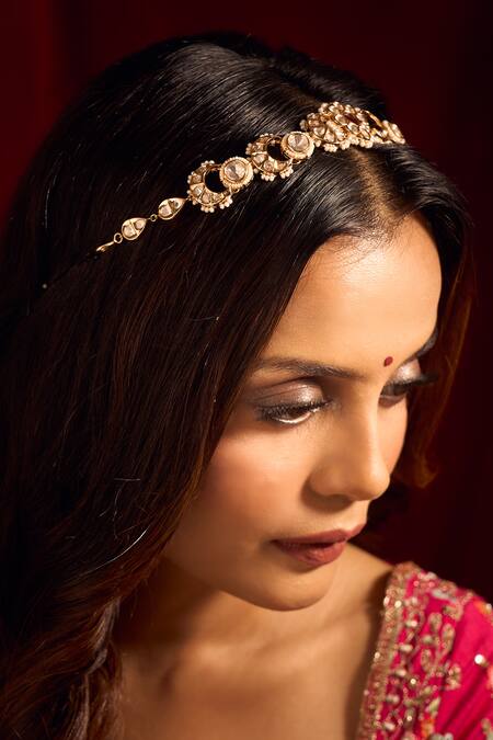 Nazaakat By Samara Singh Red Kundan Ruby Pink Mathapatti Online at Aza Fashions Nazaakat By Samara Singh_Red Kundan Ruby Pink Mathapatti _Online_at_Aza_Fashions