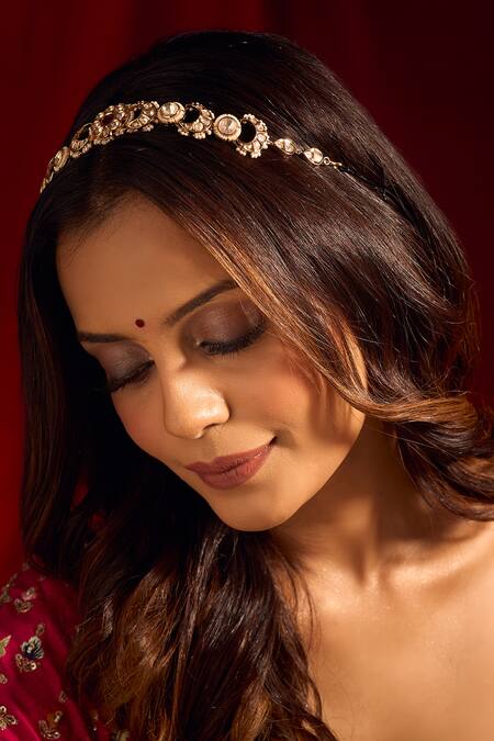 Buy Nazaakat By Samara Singh Red Kundan Ruby Pink Mathapatti Online at Aza Fashions Buy_Nazaakat By Samara Singh_Red Kundan Ruby Pink Mathapatti _Online_at_Aza_Fashions