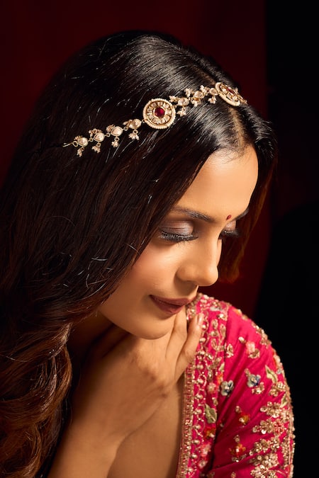 Nazaakat By Samara Singh Pink Kundan Ruby Mathapatti Online at Aza Fashions Nazaakat By Samara Singh_Pink Kundan Ruby Mathapatti _Online_at_Aza_Fashions