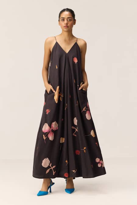 Buy Kharakapas Charcoal Cotton V-neck Floral Maxi Dress Online at Aza Fashions Buy_Kharakapas_Charcoal Cotton V-neck Floral Maxi Dress _Online_at_Aza_Fashions