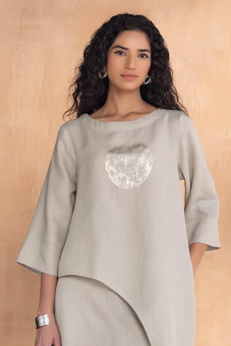 Kaveri Gray Linen Round Neck Luna Long Co-ord Set Online at Aza Fashions Kaveri_Gray Linen Round Neck Luna Long Co-ord Set _Online_at_Aza_Fashions