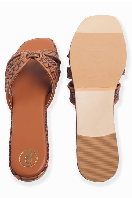 Preet Kaur Brown Tan Textured Faux Leather Flats at Aza Fashions Preet Kaur_Brown Tan Textured Faux Leather Flats _at_Aza_Fashions