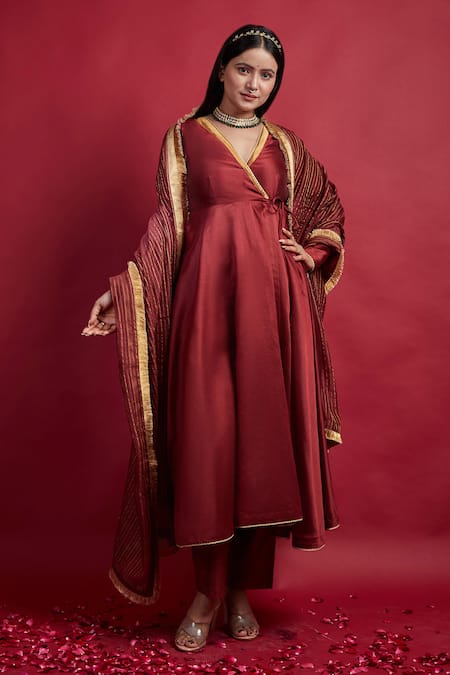 Vinusto Maroon Chanderi Tassels, Lace V-neck Flared Anarkali Set 