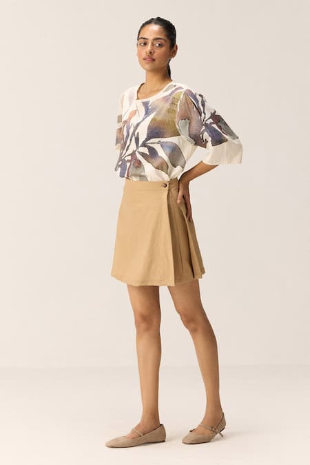 Buy_Kharakapas_Beige Cotton Clay Mul Skorts _Online_at_Aza_Fashions