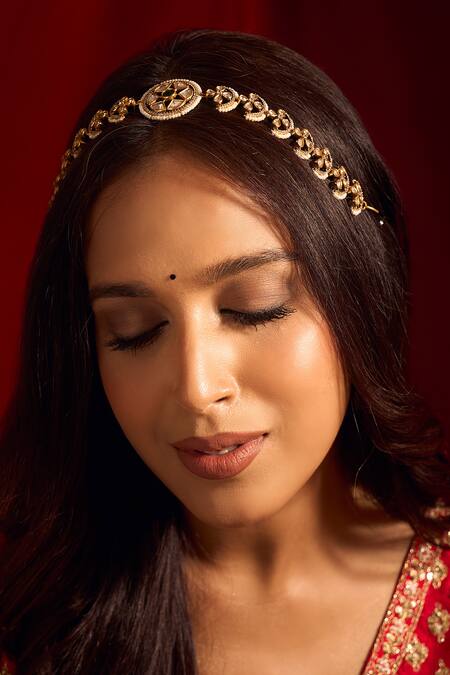 Shop Nazaakat By Samara Singh Green Kundan Brass Mathapatti Online at Aza Fashions Shop_Nazaakat By Samara Singh_Green Kundan Brass Mathapatti _Online_at_Aza_Fashions