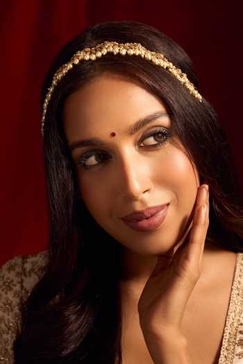 Nazaakat By Samara Singh_White Kundan Brass Mathapatti _Online_at_Aza_Fashions