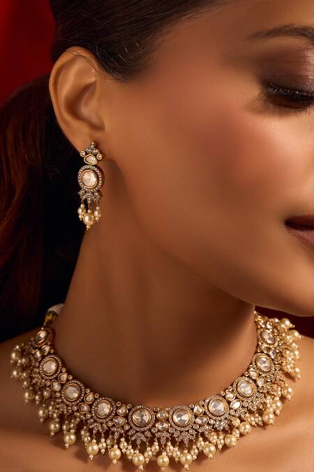 Shop_Nazaakat By Samara Singh_White Zari, Pearls Kundan Work Necklace And Earring Set 