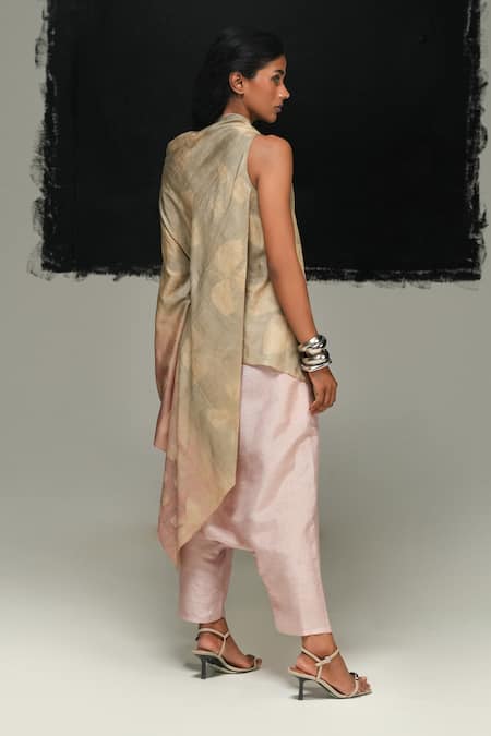 Shop Urvashi Kaur Pink Linen, Silk Quartz Pant at Aza Fashions Shop_Urvashi Kaur_Pink Linen, Silk Quartz Pant _at_Aza_Fashions