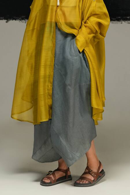 Urvashi Kaur Gray Ramie, Linen Designer Grey Pant Online at Aza Fashions Urvashi Kaur_Gray Ramie, Linen Designer Grey Pant _Online_at_Aza_Fashions