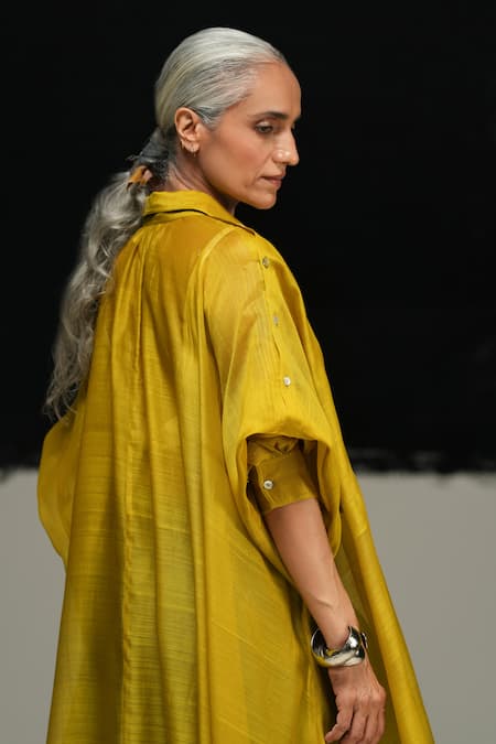 Buy_Urvashi Kaur_Yellow Chanderi Silk Collared Green Handloom Shirt _Online_at_Aza_Fashions