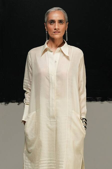 Urvashi Kaur_Cream Maheshwari, Silk Collared Astro Handwoven Tunic _Online_at_Aza_Fashions