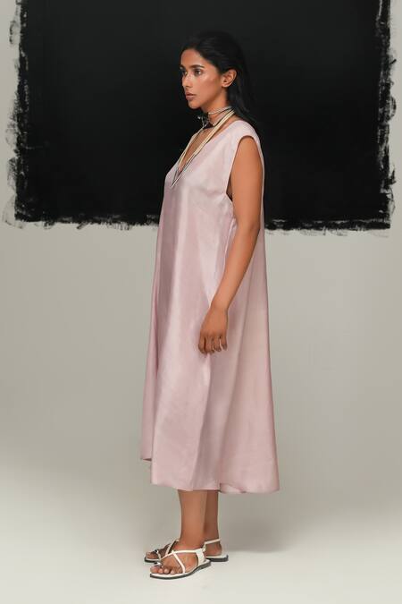 Urvashi Kaur Pink Silk V-neck Hina Handwoven Mulberry Dress Online at Aza Fashions Urvashi Kaur_Pink Silk V-neck Hina Handwoven Mulberry Dress _Online_at_Aza_Fashions