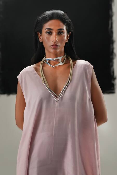 Urvashi Kaur Pink Silk V-neck Hina Handwoven Mulberry Dress at Aza Fashions Urvashi Kaur_Pink Silk V-neck Hina Handwoven Mulberry Dress _at_Aza_Fashions