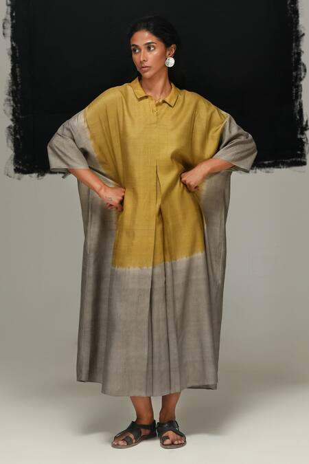 Buy_Urvashi Kaur_Gray Tussar, Silk Collared Tie-dyed Mizu Dress _Online_at_Aza_Fashions