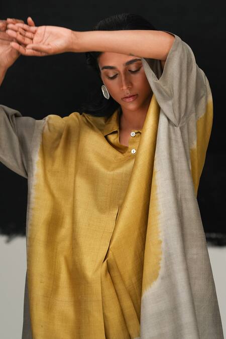 Buy_Urvashi Kaur_Gray Tussar, Silk Collared Tie-dyed Mizu Dress 