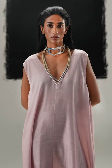 Urvashi Kaur_White Silk V-neck Hina Dress _at_Aza_Fashions