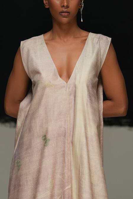 Urvashi Kaur Pink Tussar, Silk V-neck Hina Dress Online at Aza Fashions Urvashi Kaur_Pink Tussar, Silk V-neck Hina Dress _Online_at_Aza_Fashions