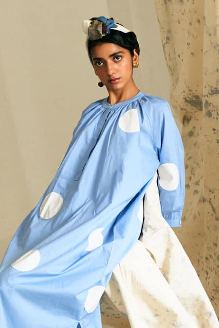 Buy_OFRIDA_Blue Cotton Round Neck Luna Applique Gathered Dress _Online_at_Aza_Fashions