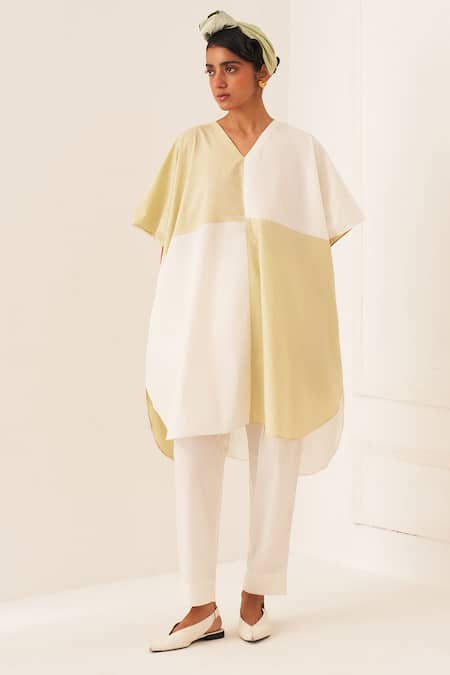 OFRIDA White Cotton V-neck Limon Kaftan Set