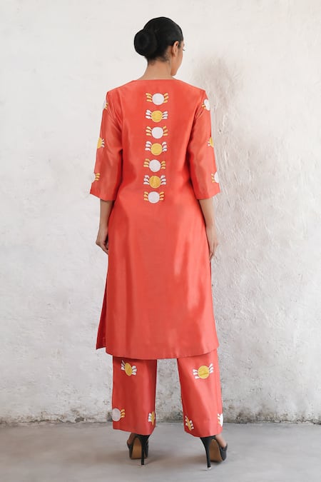 Shop Saksham & Neharicka Rust Cotton, Silk Applique V-neck Orange Kurta Set at Aza Fashions Shop_Saksham & Neharicka_Rust Cotton, Silk Applique V-neck Orange Kurta Set _at_Aza_Fashions
