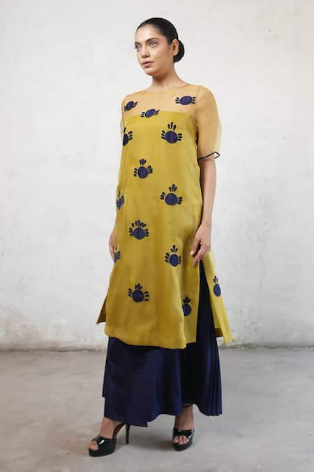 Saksham & Neharicka Yellow Organza, Cotton, Applique Round Neck Kurta Set Online at Aza Fashions Saksham & Neharicka_Yellow Organza, Cotton, Applique Round Neck Kurta Set _Online_at_Aza_Fashions