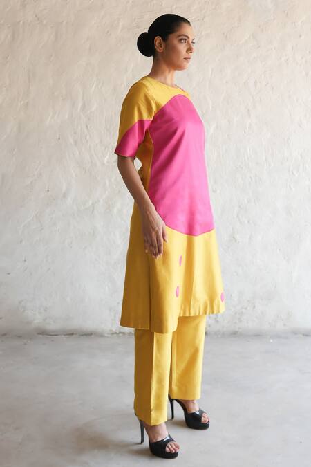 Saksham & Neharicka Yellow Cotton, Silk Applique Round Neck Chand Bibi Kurta Set Online at Aza Fashions Saksham & Neharicka_Yellow Cotton, Silk Applique Round Neck Chand Bibi Kurta Set _Online_at_Aza_Fashions