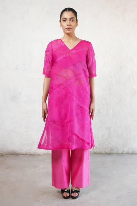 Saksham & Neharicka Pink Organza, Cotton, V-neck Michelle Kurta Set Online at Aza Fashions Saksham & Neharicka_Pink Organza, Cotton, V-neck Michelle Kurta Set _Online_at_Aza_Fashions