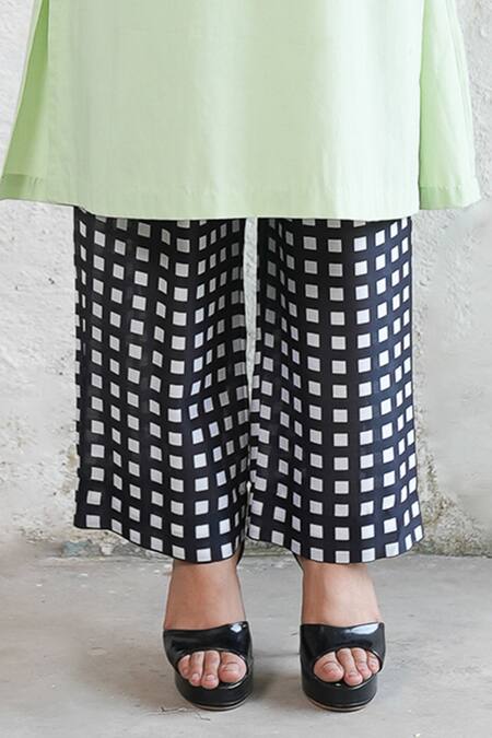 Buy Saksham & Neharicka Mint Poplin, Cotton, Silk Embroidery V-neck Hand Green Kurta Set Online at Aza Fashions Buy_Saksham & Neharicka_Mint Poplin, Cotton, Silk Embroidery V-neck Hand Green Kurta Set _Online_at_Aza_Fashions