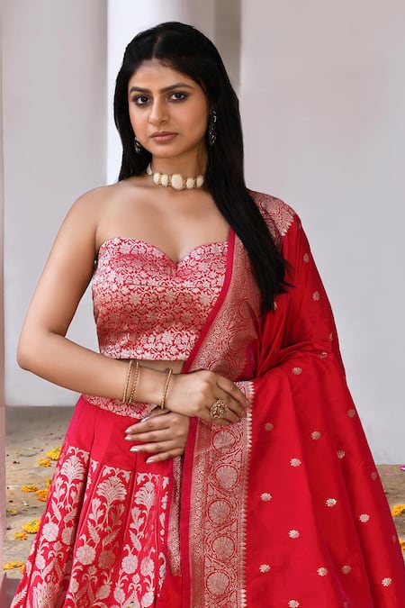 Buy_Naaritva India_Fuchsia Silk Zari Handwoven Lehenga Set _Online_at_Aza_Fashions