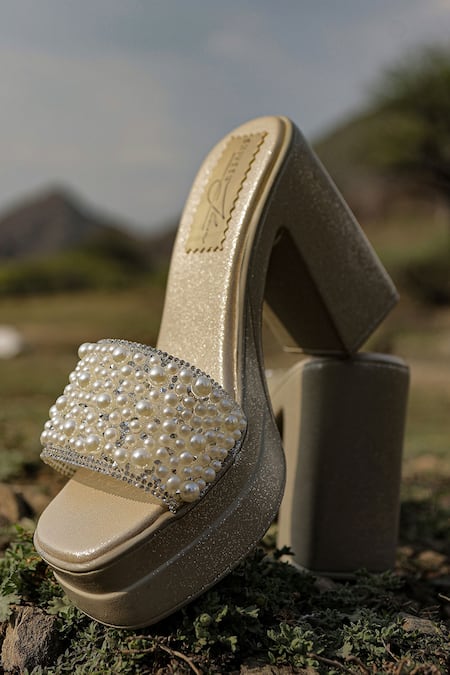 Shiveen Shiveen_Gold Pearls Sable Noir Platform Box Heels _Online_at_Aza_Fashions