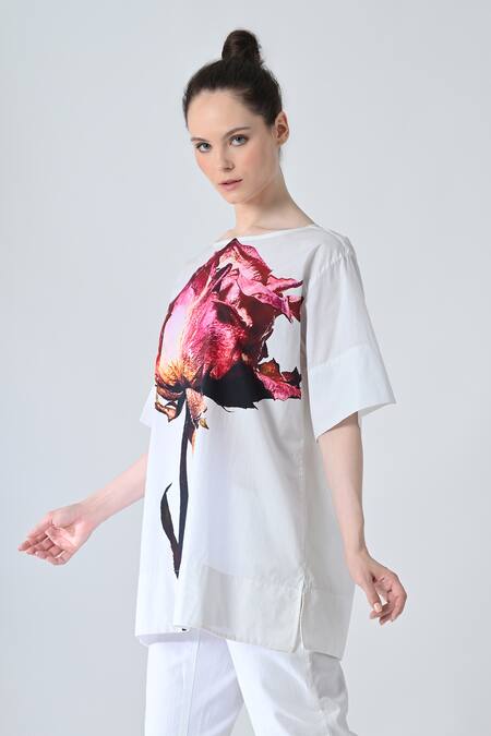 Samant Chauhan_White Cotton Round Neck Velvet Petals Top _at_Aza_Fashions