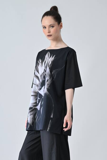Buy_Samant Chauhan_Black Cotton Round Neck Dahlia Noir Floral Print Top _Online_at_Aza_Fashions