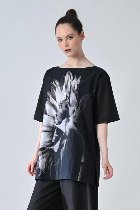 Shop_Samant Chauhan_Black Cotton Round Neck Dahlia Noir Floral Print Top _Online_at_Aza_Fashions