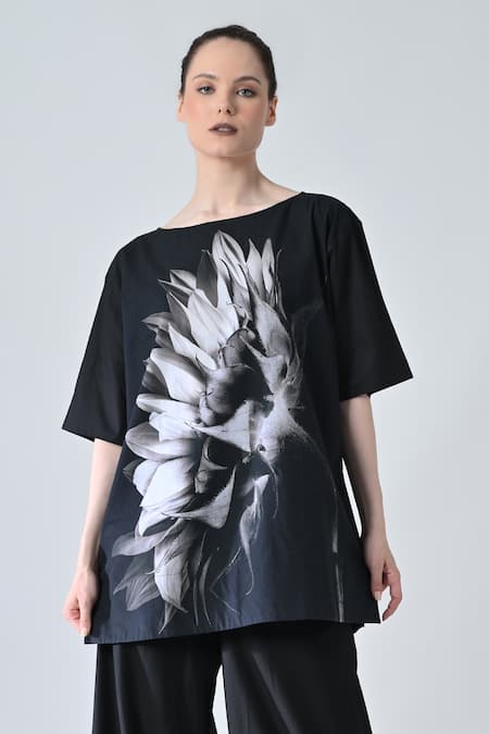 Samant Chauhan Dahlia Noir Floral Print Top 