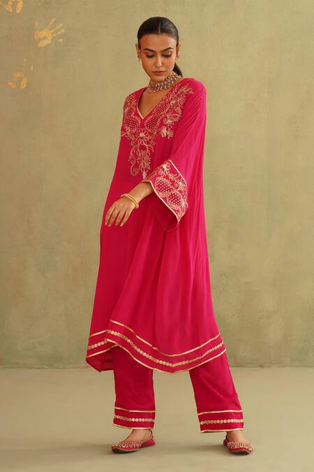 Midori By Sgv_Pink Crepe, Silk Sequins V-neck Hot Embroidered Kaftan Set _at_Aza_Fashions
