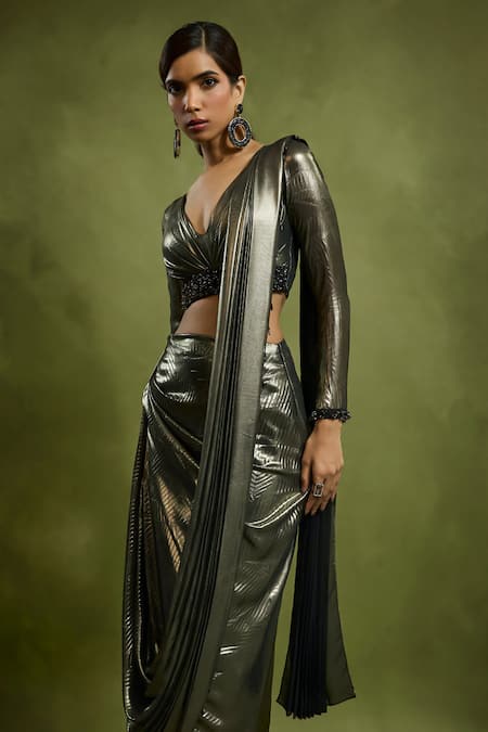 Babita Malkani Gold Georgette V-neck Foil Pre-draped Saree Set Online at Aza Fashions Babita Malkani_Gold Georgette V-neck Foil Pre-draped Saree Set _Online_at_Aza_Fashions