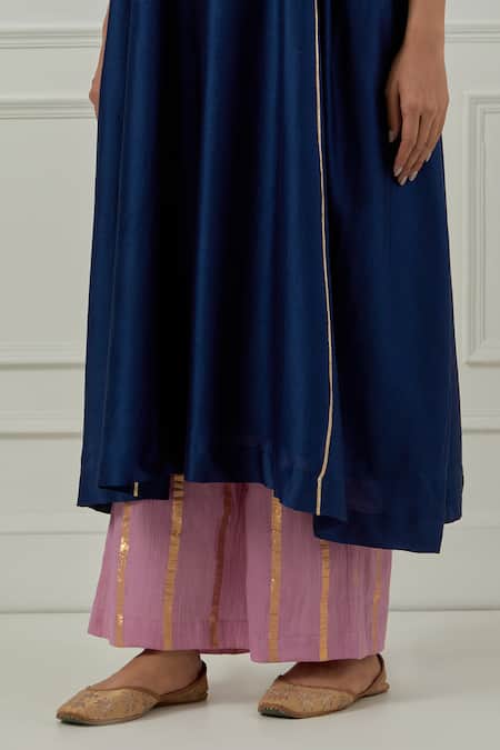 Musal_Blue Chanderi, Cotton, Lurex, Silk Organza V-neck Avantibai Kurta Set _at_Aza_Fashions